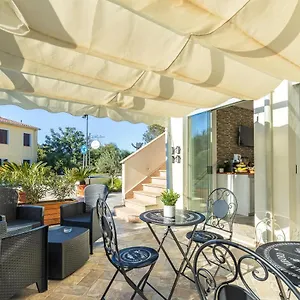 Acquazzurra Guest house